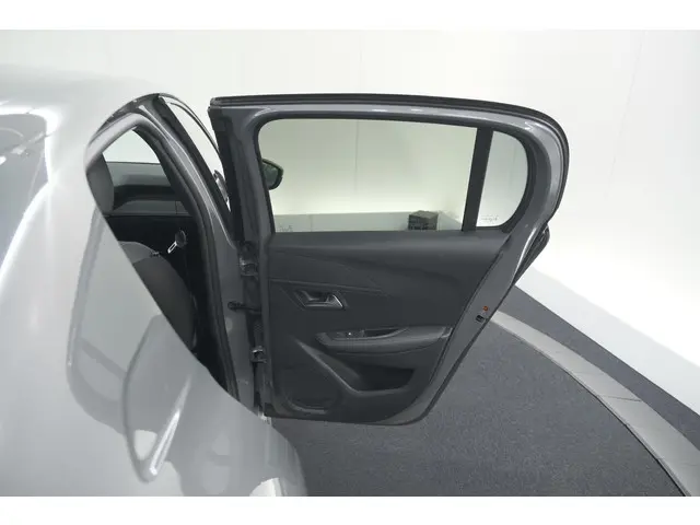 Peugeot 208 PureTech 100 Allure 2025 Benzine 59