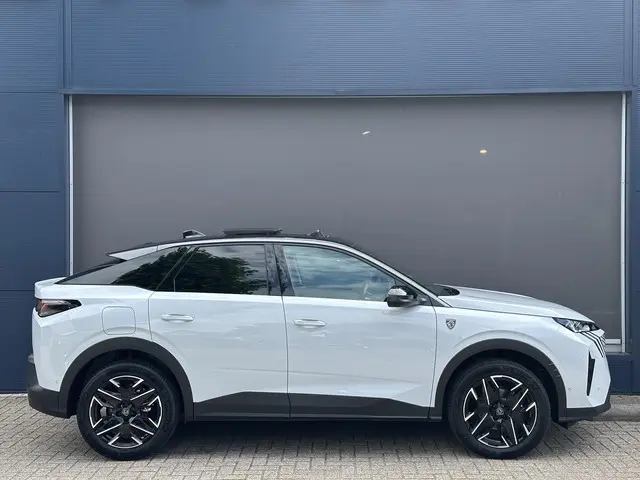 Peugeot 3008 1.2 Hybrid 145 GT 2024 Hybride Benzine 7