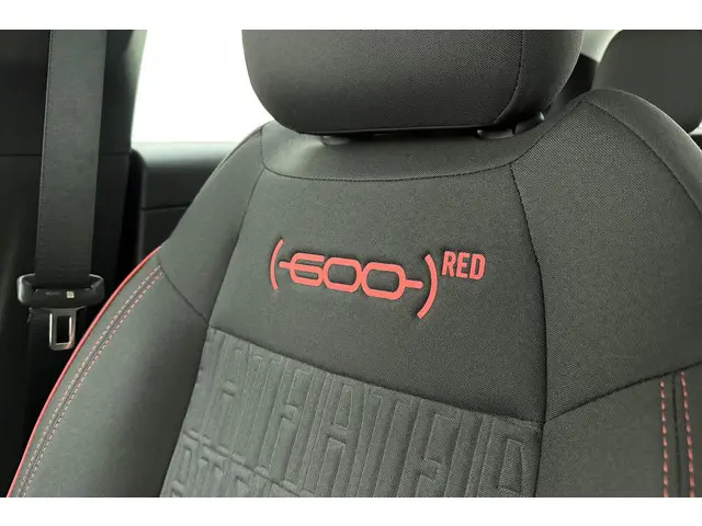 Fiat 600e RED 54 kWh 2025 Elektrisch 33
