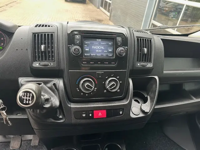 Peugeot Boxer 435 2.0 BlueHDI L4 H2 Pro 2017 Diesel 8