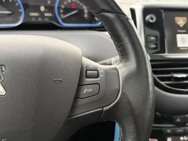 Peugeot 2008 1.2 PureTech Allure 2016 Benzine 18