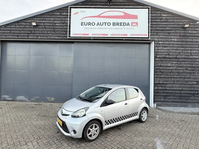 Toyota Aygo 1.0 VVT-i Access 2013 Benzine