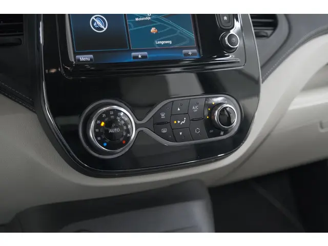 Renault Captur TCe 120 EDC Initiale Paris 2017 Benzine 49