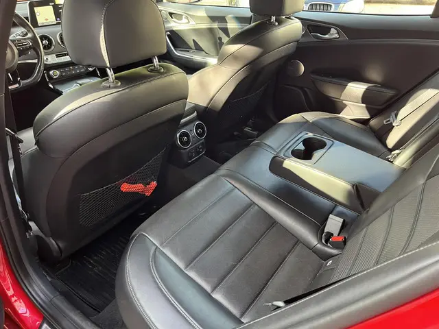 Kia Stinger 3.3 V6 T-GDI AWD GT 370PK 2019 Benzine 15