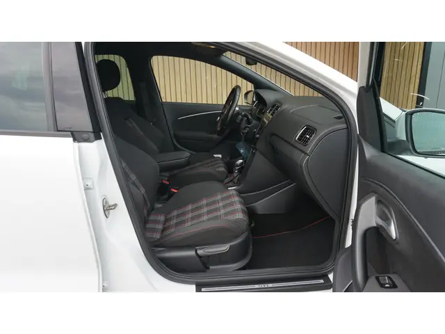 Volkswagen Polo 1.8 TSI 192PK GTI DSG 2015 Benzine 10