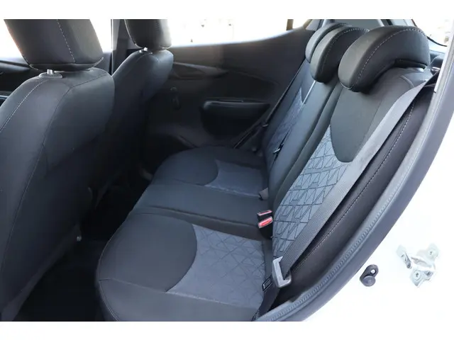 Opel KARL 1.0 ecoFLEX 120 Jaar Edition 2019 Benzine 10