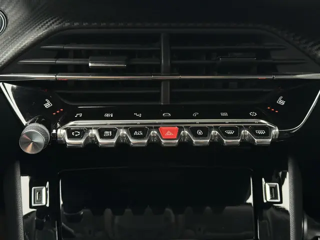 Peugeot 2008 1.5 BlueHDi Allure 2020 Diesel 29