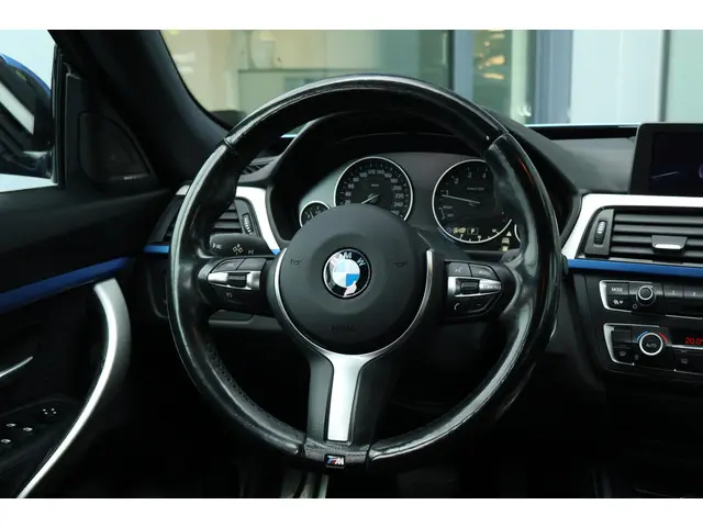 BMW 3 Serie Gran Turismo 320i Executive 2015 Benzine 19