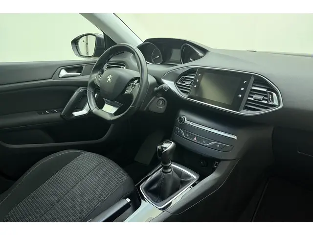 Peugeot 308 SW 1.2T Blue Lease Executive 2020 Benzine 25