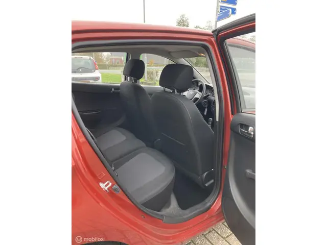 Hyundai i20 1.2i i-Drive 2013 Benzine 13