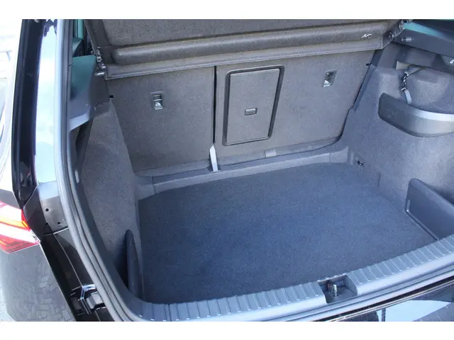 Škoda Karoq 1.5 TSI ACT Sportline Business 2023 Benzine 11