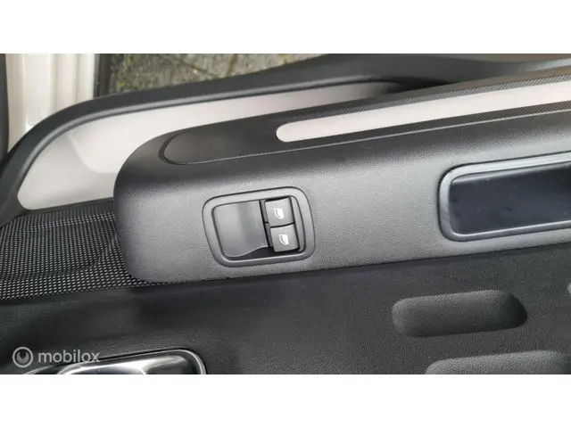 Citroën C3 1.2 PureTech Plus 2024 Benzine 29