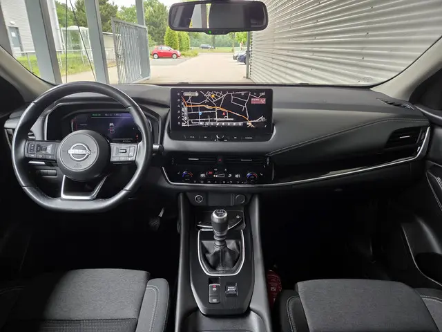 Nissan QASHQAI 1.3 MHEV N-Connecta 2023 Benzine 4