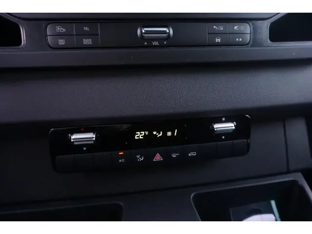Mercedes-Benz Sprinter L2H2 2022 Diesel 14