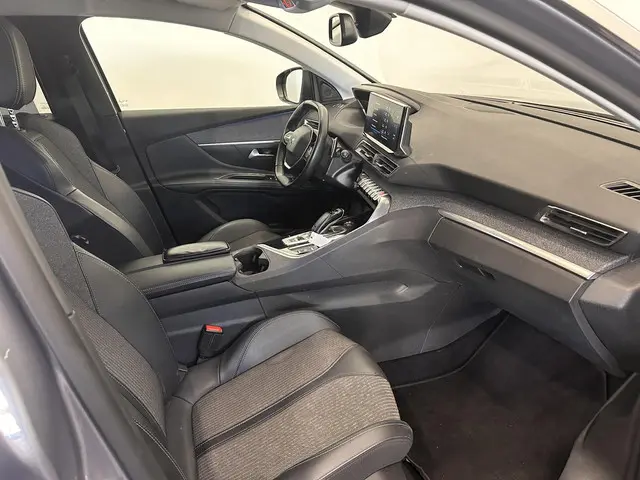 Peugeot 5008 1.2 Aut. PureTech Allure Pack 2022 Benzine 16