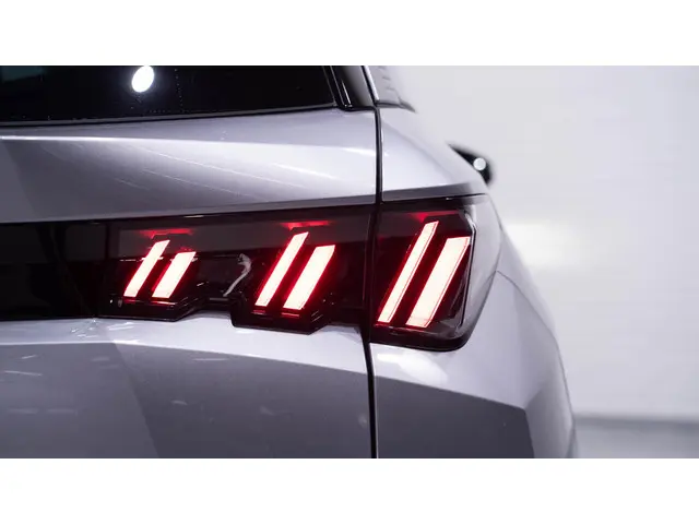 Peugeot 5008 1.2 PureTech Allure 2024 Benzine 14