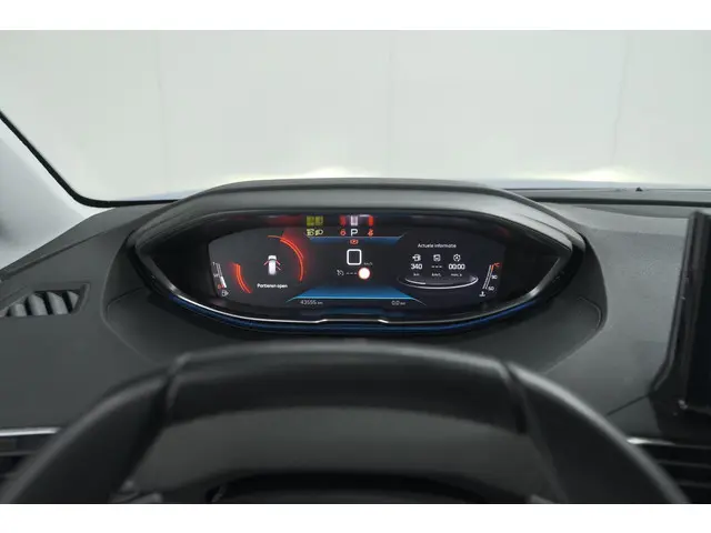 Peugeot 3008 PureTech 130 EAT8 Allure 2022 Benzine 42