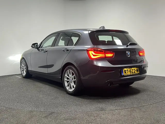 BMW 1 Serie 118i Executive 2018 Benzine 8
