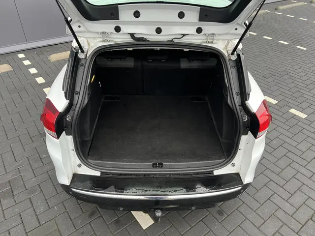 Renault Clio Estate 0.9 TCe Expression 2016 Benzine 12