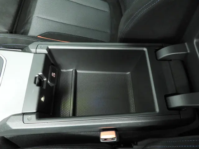 BMW 2 Serie Coupé 218i 2025 Benzine 17