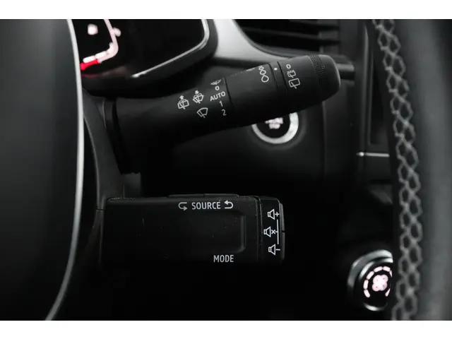 Renault Captur 1.3 TCe 140 Intens 2022 Benzine 23
