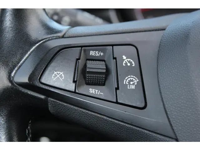 Opel Corsa 1.4 Innovation 2016 Benzine 14