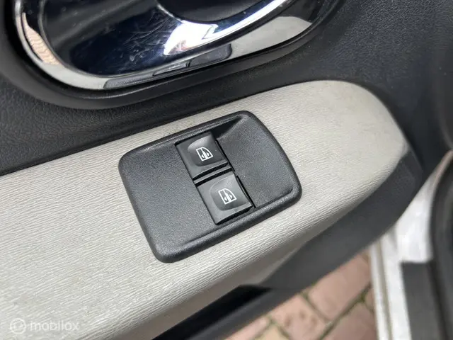 Dacia Lodgy 1.2 TCe Lauréate 5p. * AIRCO * 2014 Benzine 13