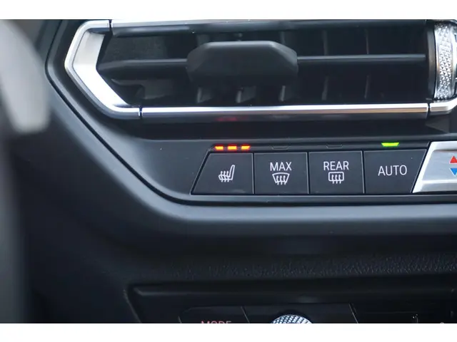 BMW 1 Serie 118i 2024 Benzine 18