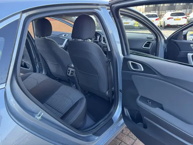 Kia Ceed 1.5 T-GDi DynamicLine, Full Led, 2023 Benzine 21