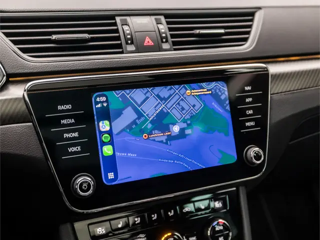 Škoda Superb Combi 1.5 TSI Sportline 2020 Benzine 32