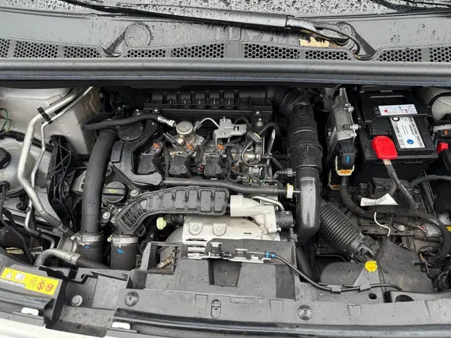 Peugeot Partner 1.2 PureTech Premium 2021 Benzine 13