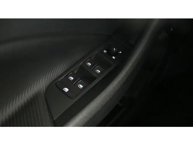 Škoda Kamiq 1.0 TSI 115pk Monte Carlo 2024 Benzine 13