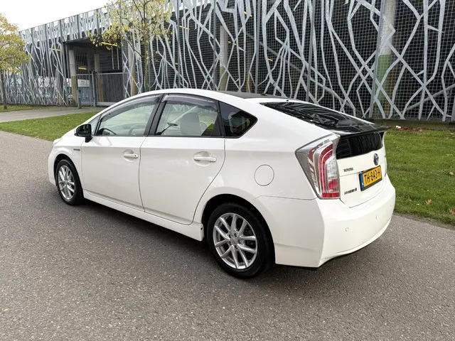 Toyota Prius 1.8 Comf 136PK 2014 Hybride Benzine 3