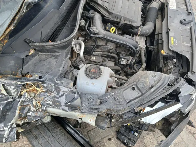 Volkswagen T-Cross 1.0 TSI Life SCHADEAUTO!!! 2019 Benzine 11