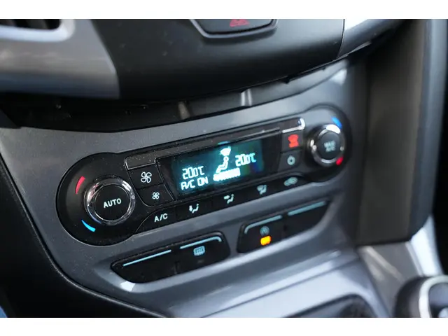 Ford Focus 1.0 EcoBoost Titanium 2013 Benzine 17