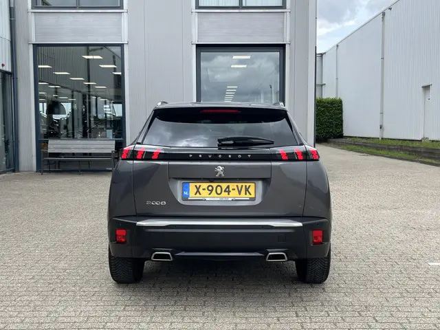 Peugeot 2008 1.2 PureTech Allure Pack 2021 Benzine 22