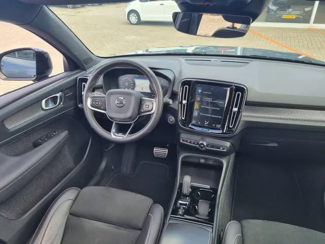 Volvo XC40 2.0 T5 AWD R-Design | PANO | LED | H&K | 2020 Benzine 34