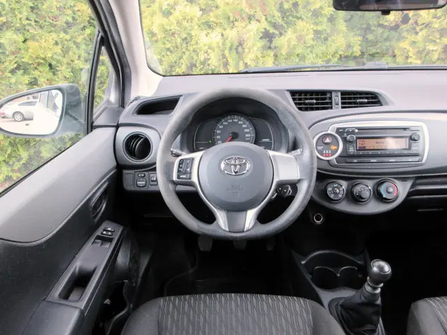 Toyota Yaris 1.3 VVT-i Comfort*Airco* 2013 Benzine 8