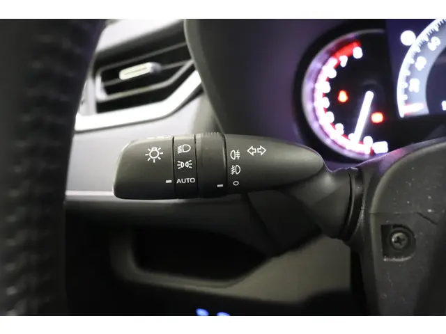 Toyota RAV4 2.0 VVT-iE Active Limited, 2020 Benzine 19