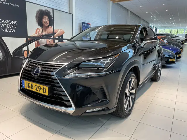 Lexus NX 300h AWD President Line 2020 Hybride Benzine