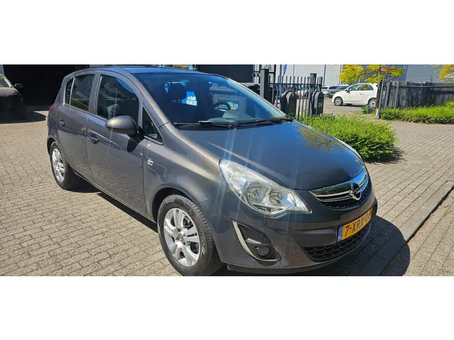 Opel Corsa 1.2-16V Berlin 2013 Benzine 8