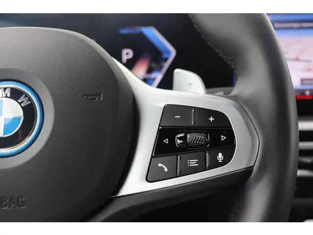 BMW 3 Serie 330e 2024 Hybride Benzine 21
