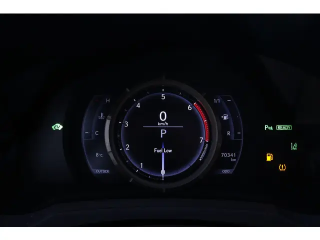 Lexus RC 300h F SPORT Line 2018 Hybride Benzine 24