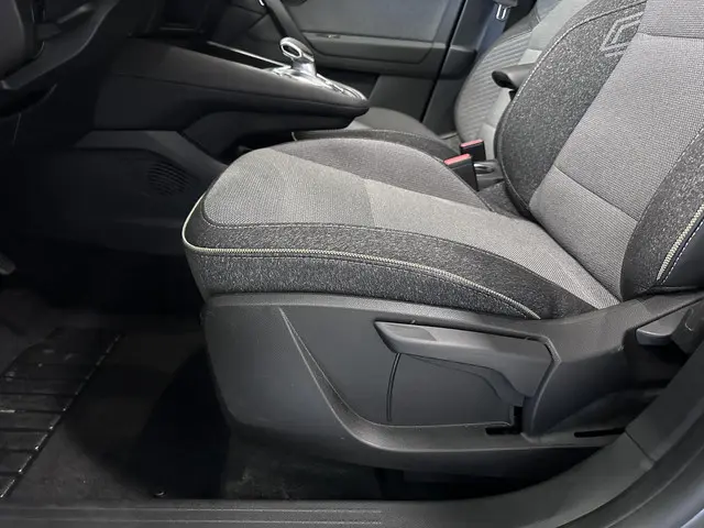 Renault Captur 1.3 TCe 158pk Techno 2025 Benzine 18