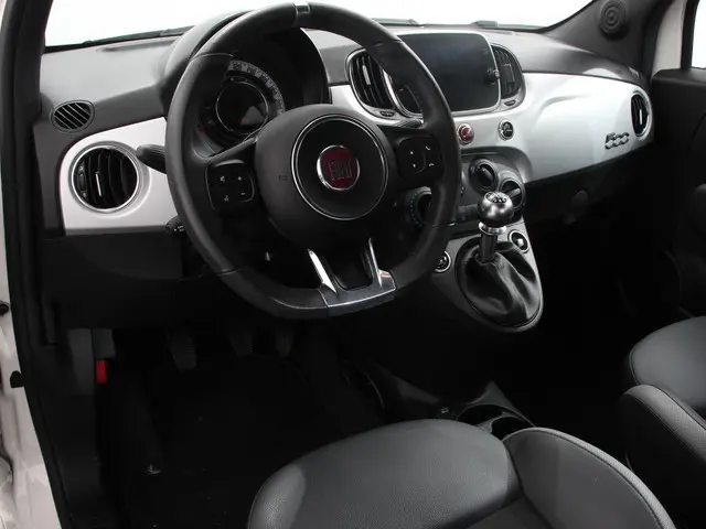 Fiat 500 1.0 69pk Hybrid Sport Connect 2021 Benzine 2