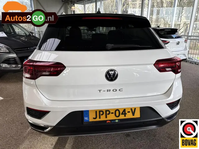 Volkswagen T-Roc 3