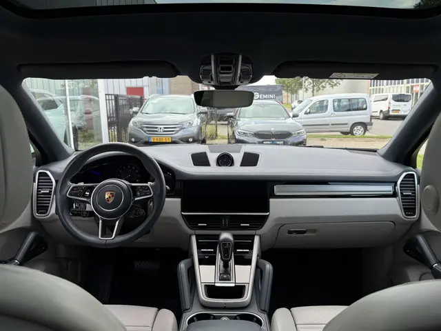 Porsche Cayenne Coupé 3.0 E-Hybrid 2023 Hybride Benzine 2