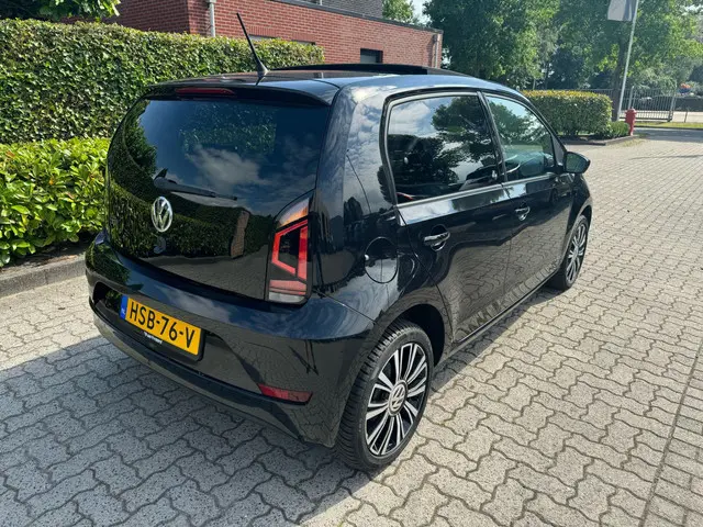 Volkswagen up! 1.0 BMT high up! 2018 Benzine 23