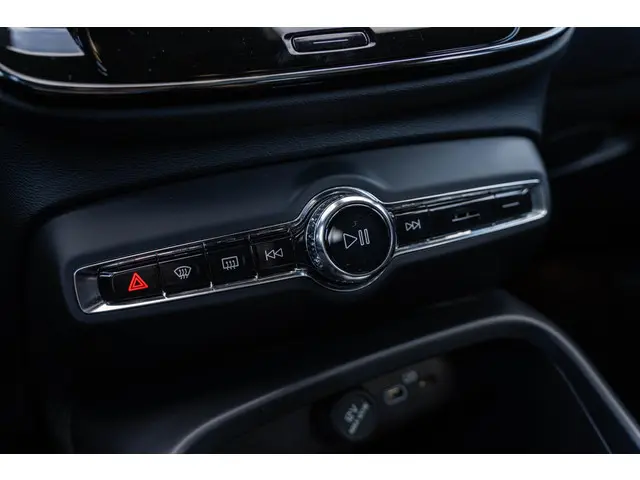 Volvo C40 Recharge Core 69 kWh 2022 Elektrisch 29