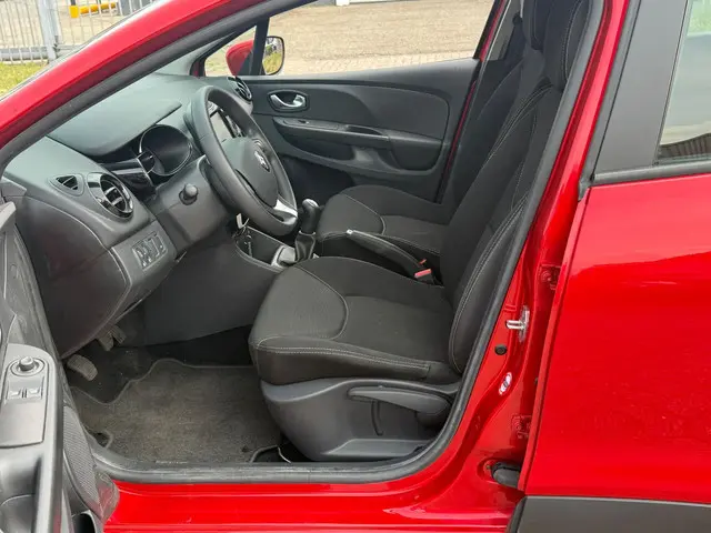 Renault Clio Estate 0.9 TCe Expression 2016 Benzine 10